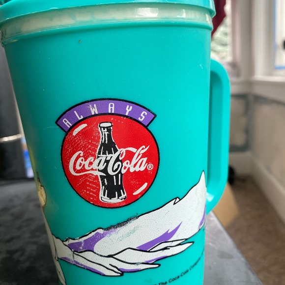 1996 Coca Cola Aladdin Thermal Mug Plastic Teal And Purple Polar Bear 18oz - Picture 7 of 10